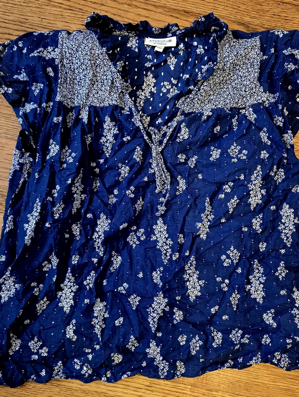 Boho-Chic 100% Cotton Studio B Navy, White Floral Tie-Neck Blouse Cap-Sleeves